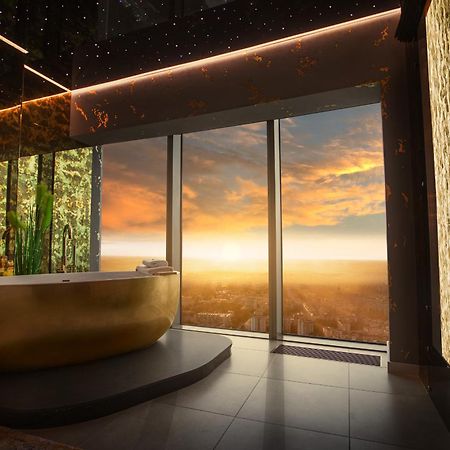 30Th+ Floor Apartments In Sky Tower Wroclaw Exterior photo